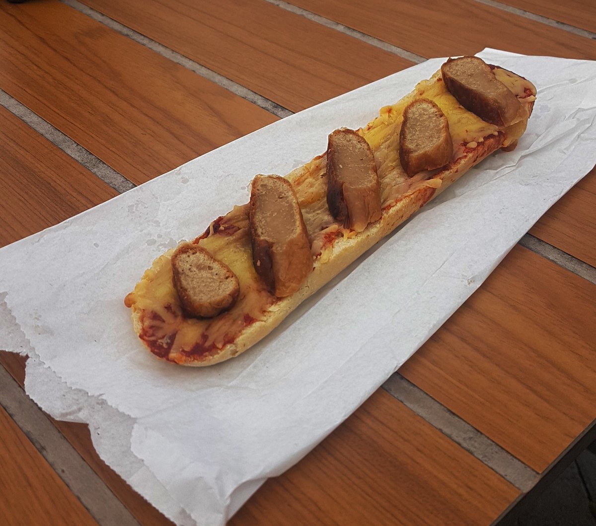 Bakeaway9's tweet photo. Need lunch? why not make a trip to our store and buy yourself something nice!
#Food #Lunch #BakeAway https://t.co/3jgDvHItqj
