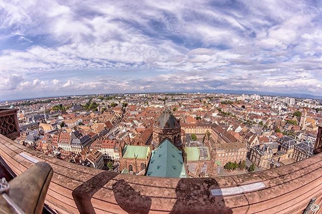 📷 <a href="/djay/">DJay</a>.art
- - - - - -
L’arrière du décor !!!
Vue de la @lacathedraledestrasbourg , la terre est bien ronde 😍😍
#cathedralestrasbourg #cathedraledestrasbourg #cathedrale #monument #architecturephotography #architecture #strasbourg #strasbourgmonamour #visitstrasbourg #strasb…