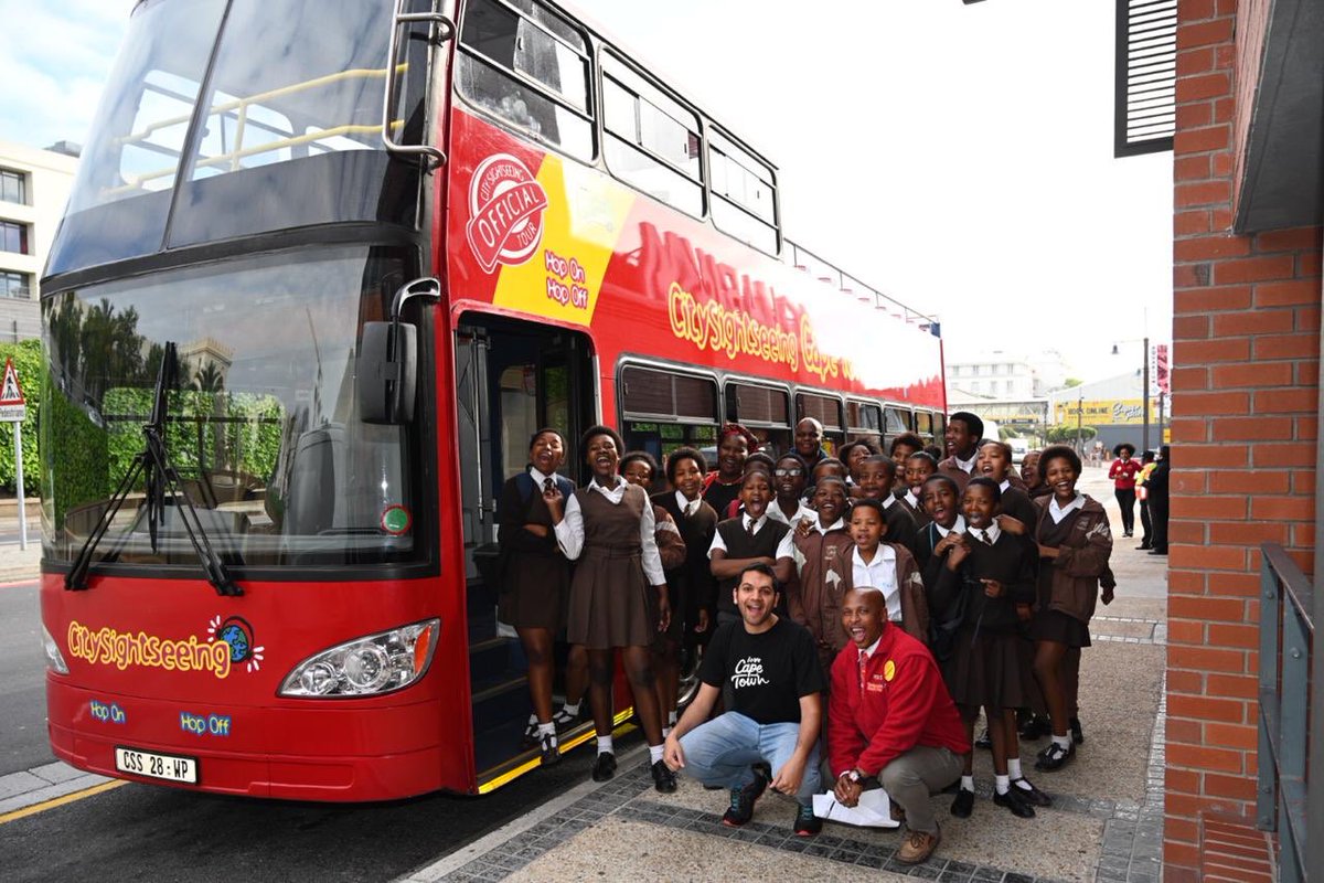 lovecapetown's tweet photo. Celebrating the winners of Tourism month’s #lovecapetown school’s roadshow comp.Sea View Primary in Mitchell's Plain, Siyabulela Primary in Langa and Luleka Primary in Khayelitsha 🎉  @CapeTownRedBus @TableMountainCa #capetown #southafrica #sundayfunday https://t.co/XINhk8K3Fj