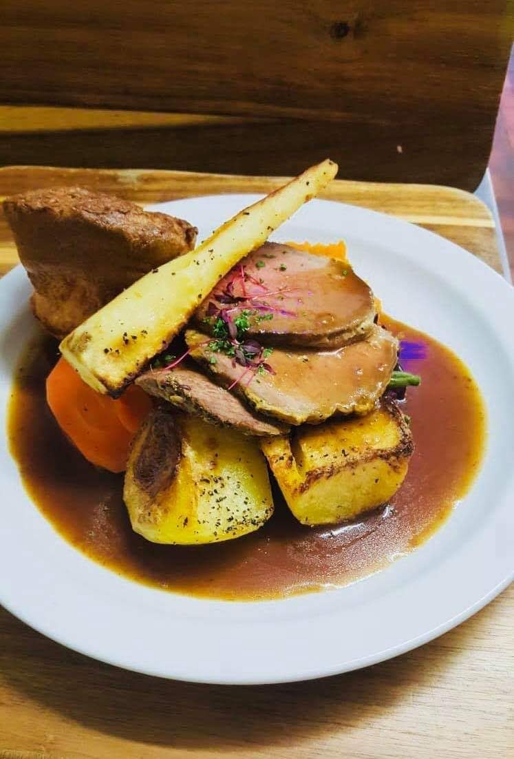 Angus Sirloin just 1 of our Roast options today, come &amp; enjoy with a pint from <a href="/PrescottAles/">Prescott Ales</a> <a href="/GoffsBrewery/">Goffs Brewery</a> or <a href="/WickwarBrewing/">Wickwar Brewing Co</a> 🍻 #SundayMotivation #SundayLunch