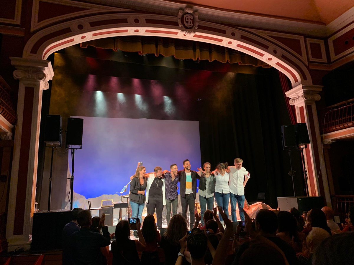 frnperea's tweet photo. Pues eso, anoche, nos lo pasamos taaaaaaan bien...
Muchas gracias, #AlcaláDeHenares!! A través de la música, #ViajaLaPalabra..
Fotos del público... https://t.co/sumtogB0yf