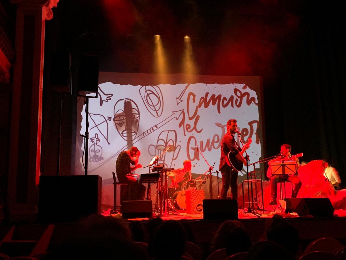 frnperea's tweet photo. Pues eso, anoche, nos lo pasamos taaaaaaan bien...
Muchas gracias, #AlcaláDeHenares!! A través de la música, #ViajaLaPalabra..
Fotos del público... https://t.co/sumtogB0yf