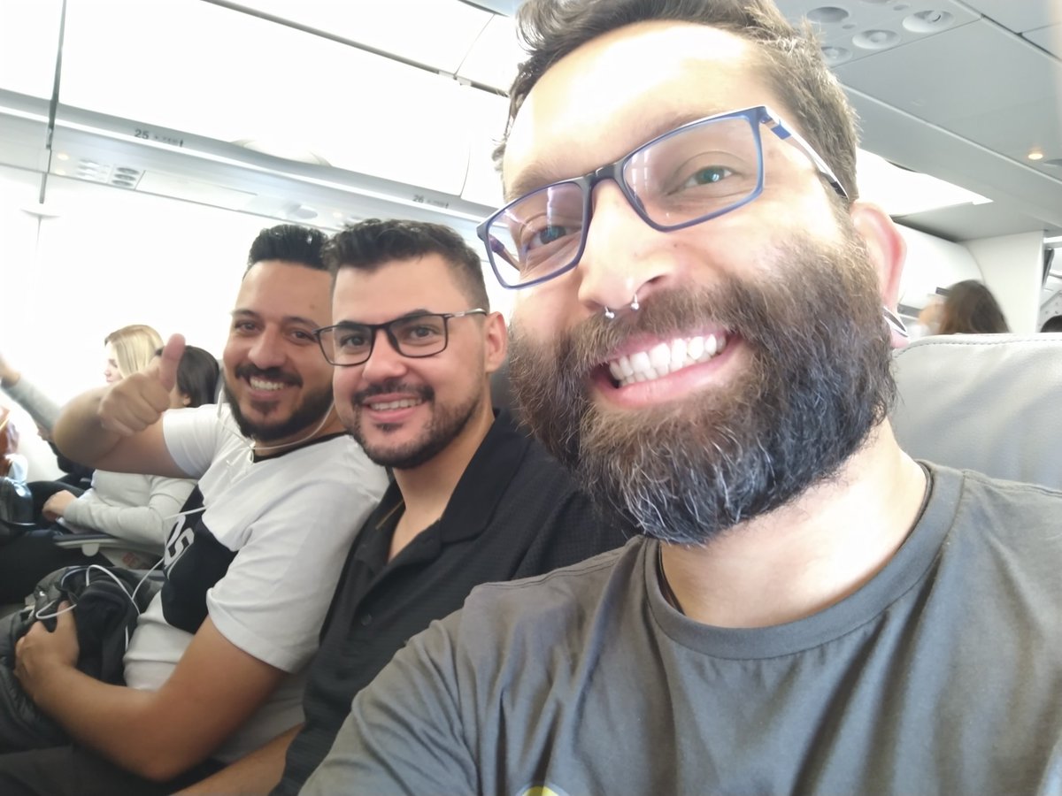 euandrebarbosa's tweet photo. Partiu casa!!!!
#xamaritanos #developers #devs #xamarin #xamarinsummit #xamarinsummitbr https://t.co/f2R3pRDM9O