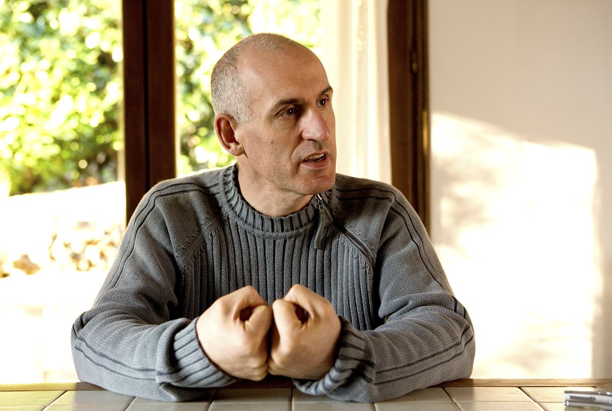 La_Directa's tweet photo. #INDIRECTA | Ttotte Etxebeste, poeta i militant abertzale: "La vida m’ha endurit però els somnis continuen intactes" https://t.co/KdvLUDrGUh Una entrevista d'@AlexRomaguera amb fotografia de Dani Blanco d'@argia a la #Directa485 🔐 https://t.co/7QtS2X4PaV