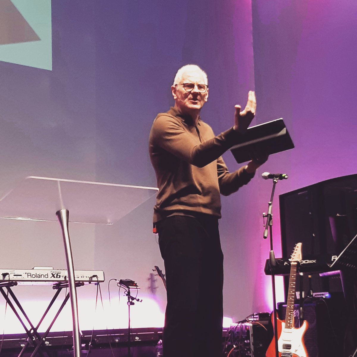 bcc_tweets's tweet photo. "Jesus invites us to take His yoke upon us. It's an invitation not an order. It's a relationship, not a burden" - Pastor @MarkGRyan, bringing us an awesome message this morning on being a disciple of Jesus! 🙌🏻🔥 #BCCLife #Discipled #SundaySermons https://t.co/FqY6DddiYV