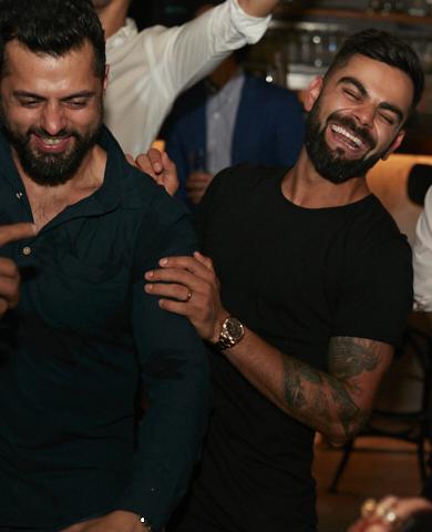 imVkohli's tweet photo. Happy bday mad one. 💪😘 https://t.co/KBzqkym9Of