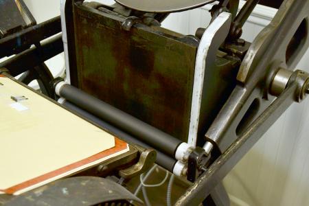 #Letterpress shop for sale: Looking to sell press &amp; all supplies together as one sale. Incl: C&amp;P NS 8x10; 19” Challenge Advance Paper Cutter; Multi-speed 120V engine; 2 rubber rollers with 4 trucks; 2 chases with 1 boxcar base; Tympan + more.
IN. briarpress.org/54485