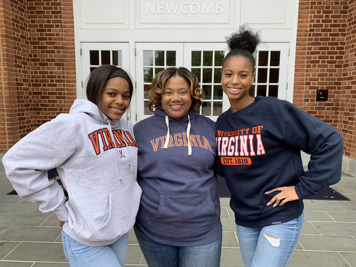 RashidaJGreen's tweet photo. ...be still my heart โค๏ธThis would be a motherโs dream! It felt so good to be back on campus @UVA @UVA_Alumni #FutureHoos #Wahoowa https://t.co/ba0C8ADUGa