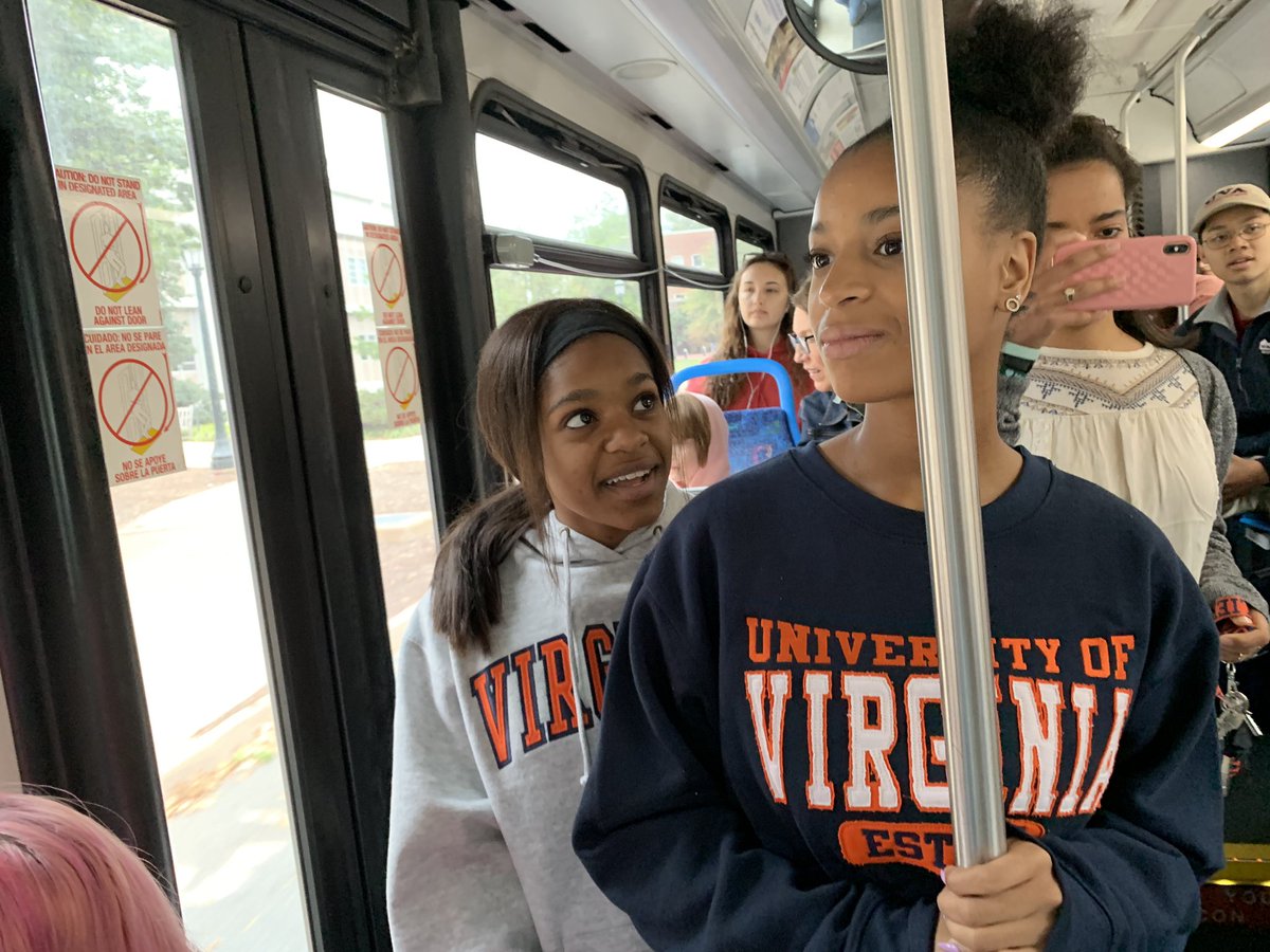 RashidaJGreen's tweet photo. ...be still my heart โค๏ธThis would be a motherโs dream! It felt so good to be back on campus @UVA @UVA_Alumni #FutureHoos #Wahoowa https://t.co/ba0C8ADUGa