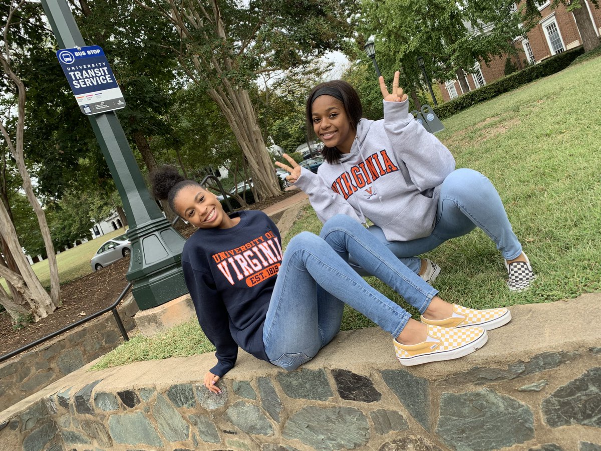 RashidaJGreen's tweet photo. ...be still my heart โค๏ธThis would be a motherโs dream! It felt so good to be back on campus @UVA @UVA_Alumni #FutureHoos #Wahoowa https://t.co/ba0C8ADUGa