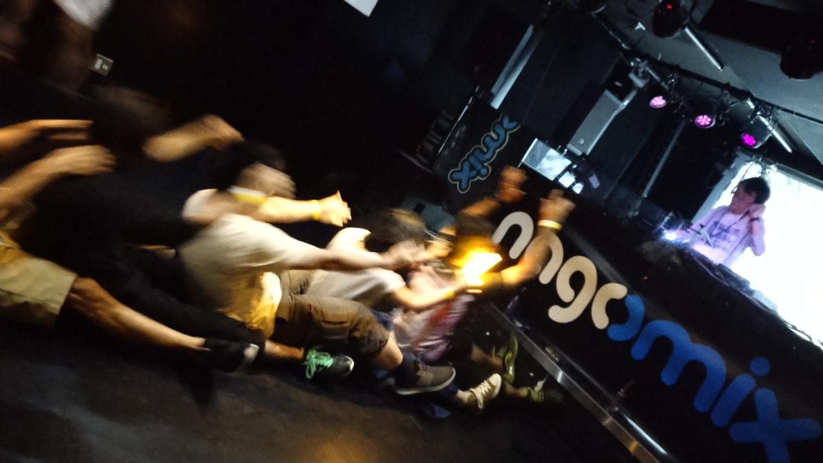 tomono39's tweet photo. #ボカクロ #COSCREAM2019 #ミクアニON DJから帰宅!
ずっとボカロ浴びた2日間めちゃ疲れたけど、楽しかったからなんでもイイ!
お世話になった方々ありがとうございました😊 https://t.co/9ffWd5y26T