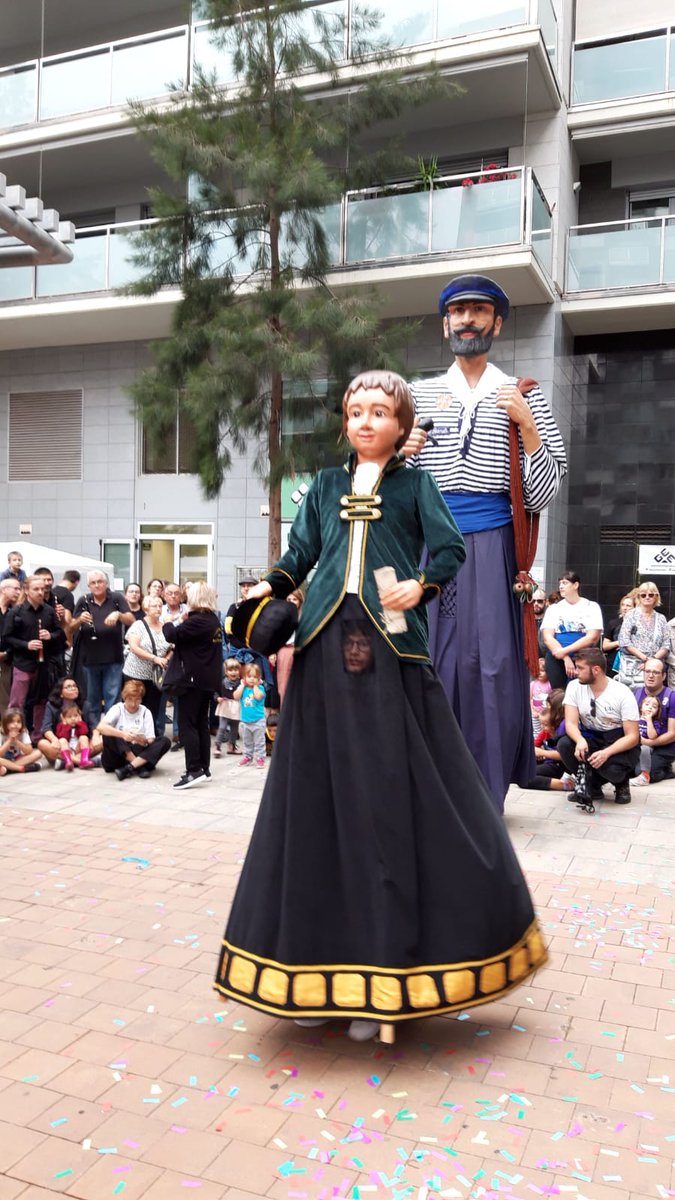 gegantseixesq's tweet photo. BATEIG DEL NINOT:
#FMEsqEixample
#FemUnBarriGegant
#CulturaPopular
#FemBarri https://t.co/9rH7tA1gk1