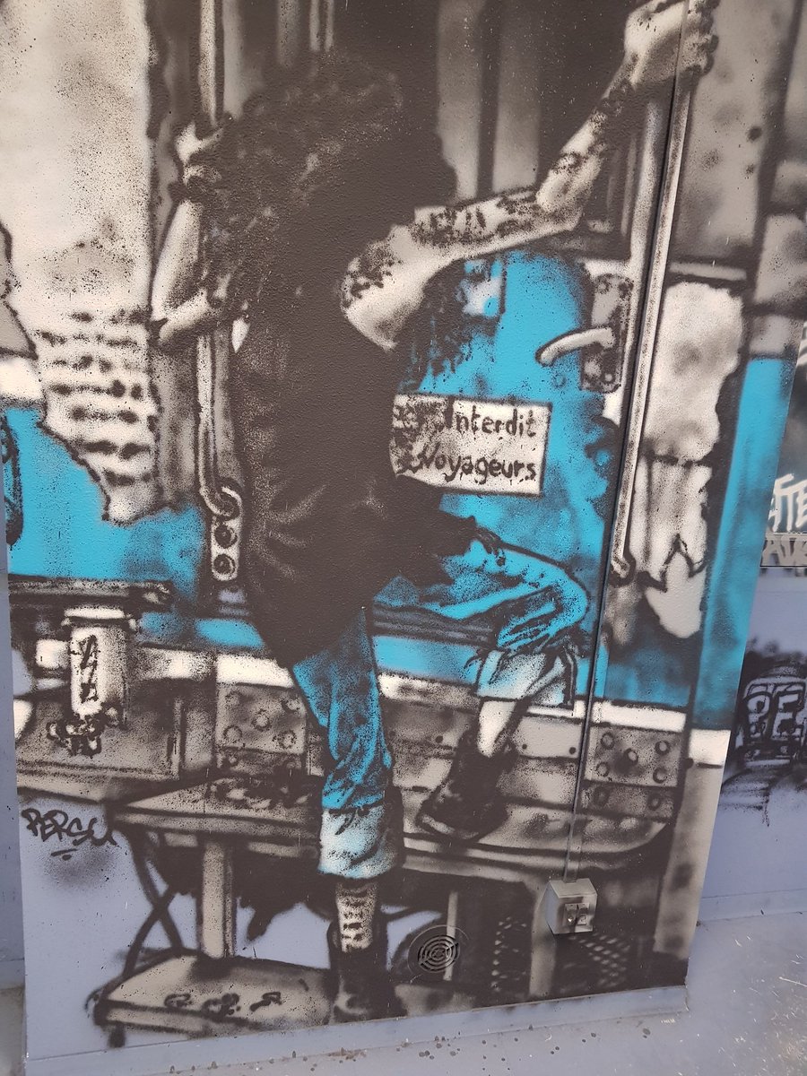 marylene_enee's tweet photo. Magnifique journée #familyday hier à Dedale Rive Gauche à #Vannes ! 
#CICOuest #mécénat #DedaleVannes #streetart https://t.co/t0yMFziMrY