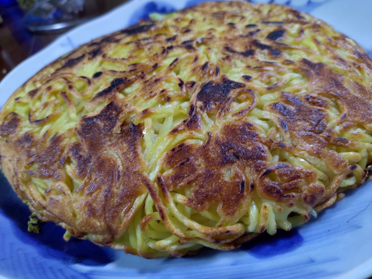 借金玉 On Twitter フムーン いい出来だ ソースはオタフクに飽きてきたのでオイスターソースと豆板醤でアレンジした