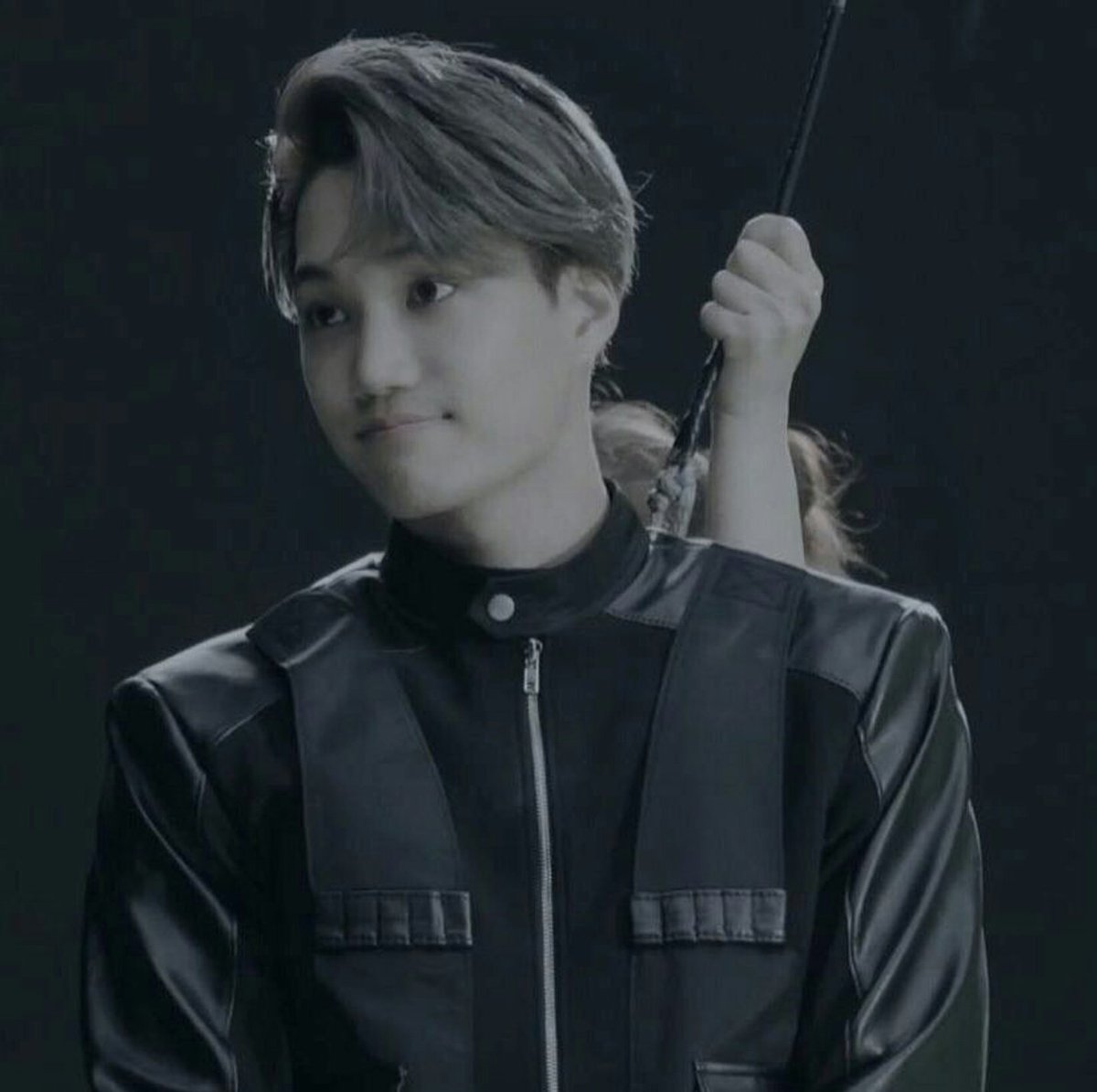 kai88_nini14's tweet photo. How can you be so cute and rude as well? 😂😂 you are confusing everyone as always #KAI!

#weareoneEXO #EXO #KAI #KIMJONGIN #SuperM_KAI #SuperKAI_ItsTime #ourfuturekai https://t.co/tu2z24dFHh