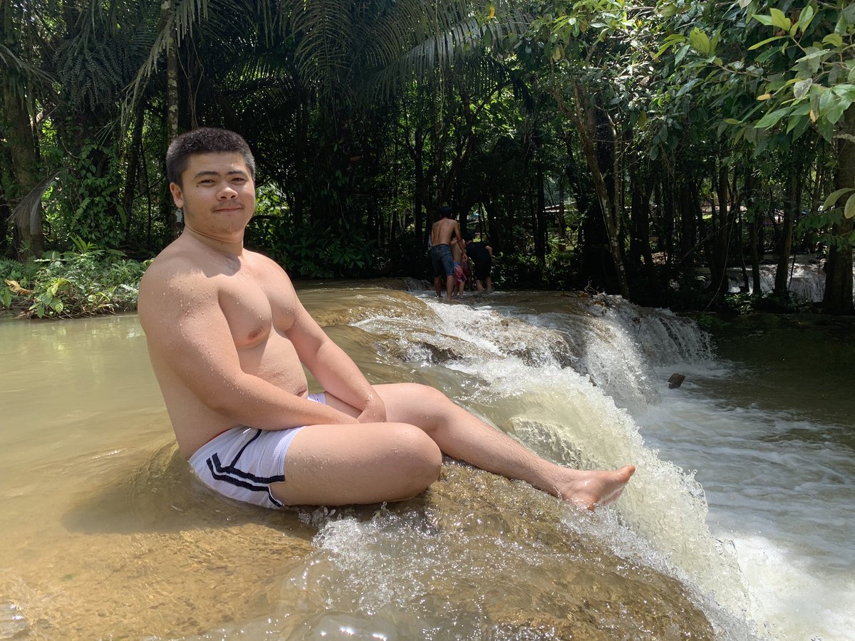 เล่นน้ำกันไหม อิอิ