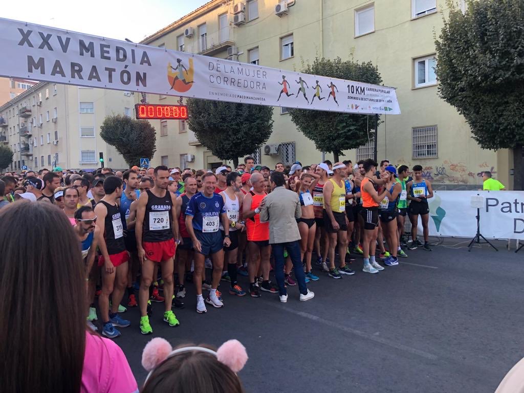 MediaJaen's tweet photo. #GALERÍA 📸 La @mediajaen, que esta mañana ha conseguido llenar de corredores y corredoras las principales calles de la capital, en imágenes y vídeos https://t.co/VPUbUDnKdr