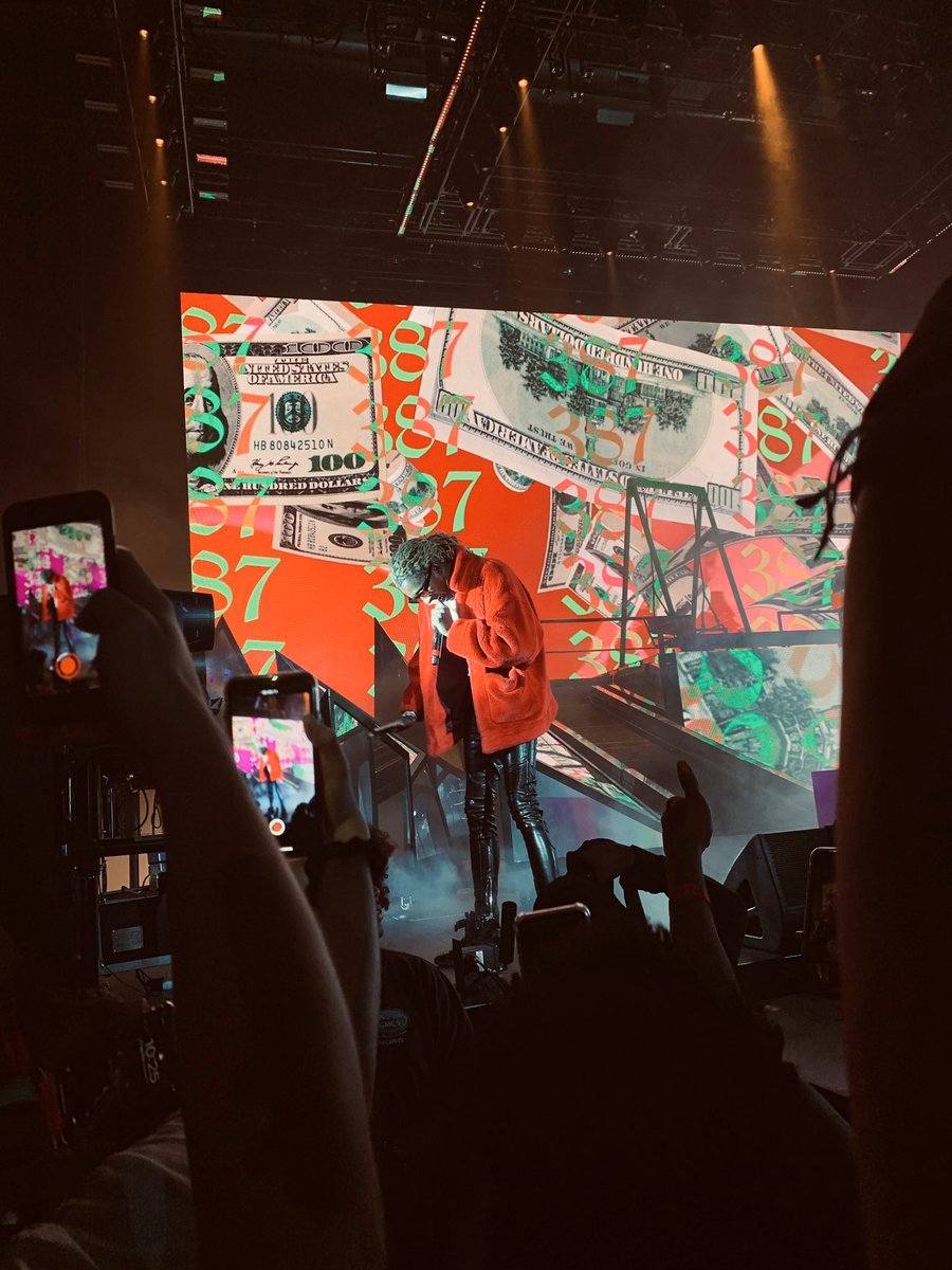 flyboy_ola's tweet photo. I was so lit last night I don’t even know how I took all this pictures with my phone  @youngthug https://t.co/gvZIpPaLwd