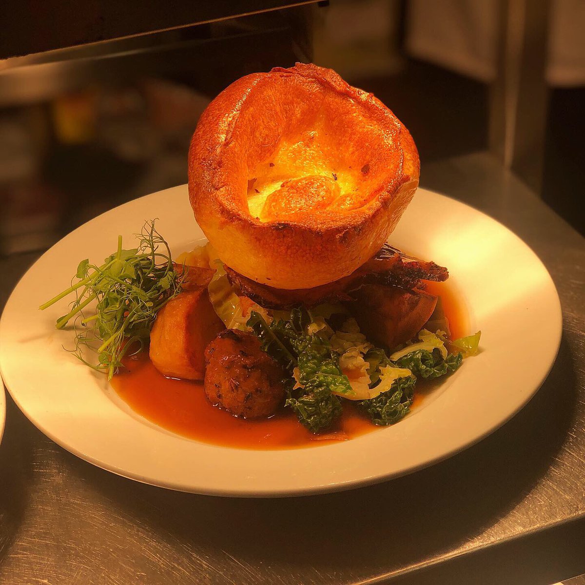 peakcastleton's tweet photo. The Chefs are cooking up a storm today, have you seen our new menu? Here’s a couple of the latest additions alongside one of our traditional Sunday roasts, don’t forget we’re serving food until 9pm folks!🍴
#sundayfunday https://t.co/DuiZld4mzd