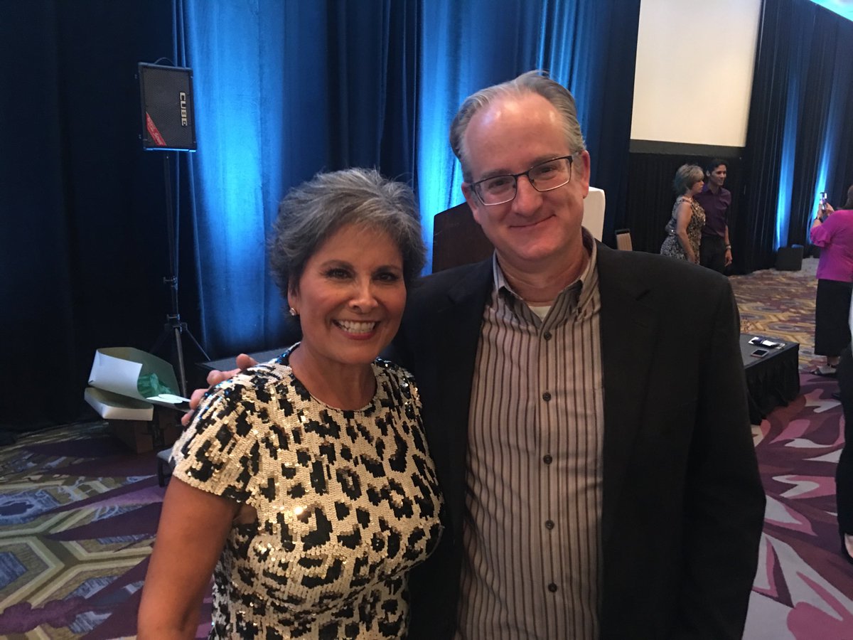 GloriaCampos's tweet photo. Learning more about human migration last night from THE expert β¦@miguelgvilarβ© @ Texas Hispanic Genealogical Conf! Thanks for making it easy for all of us to understand! #Genoproject https://t.co/MFjCz2CVbQ