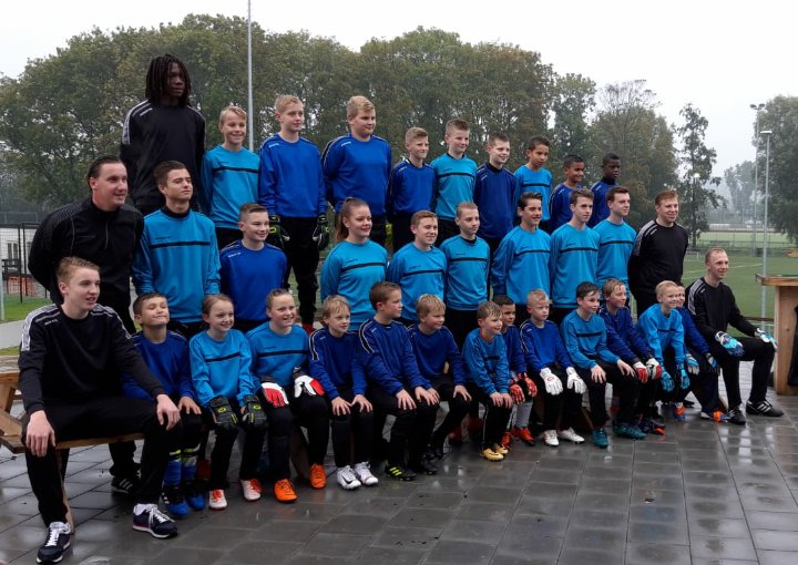 Keepersschool_F's tweet image. #persmoment 
keepersschoolfrankderuiter.nl 
afwezig: Dane, Chris, Tomas en Tom.