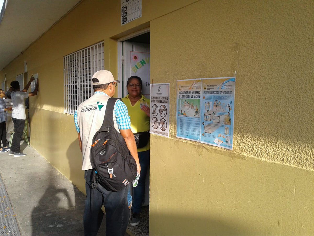CopppalObserva's tweet photo. La delegación de @CopppalObserva desplegada en todo el país para observar la apertura de los comicios y el voto del primer elector.
#RepúblicaDominicana
#CopppalObserva https://t.co/0P2eSTVbfa