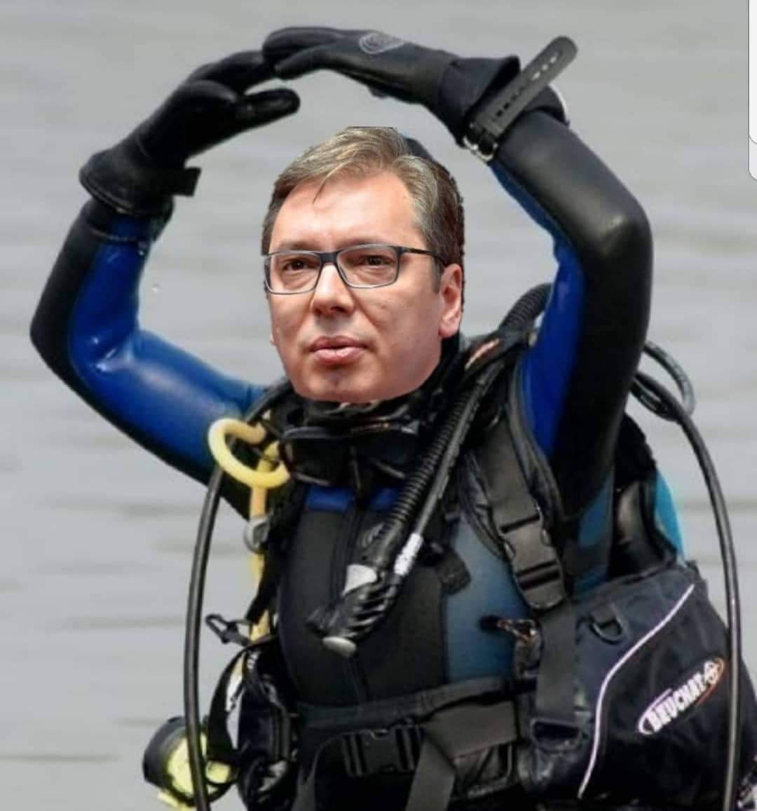 Ne brinite stigao je u Novi Sad,u ulicu Stjepana Mitrova Ljubise!
Automobil ce biti uskoro izvucen iz rupe i kvar ce biti saniran za sat vremena!
😁😂🤣😅😆