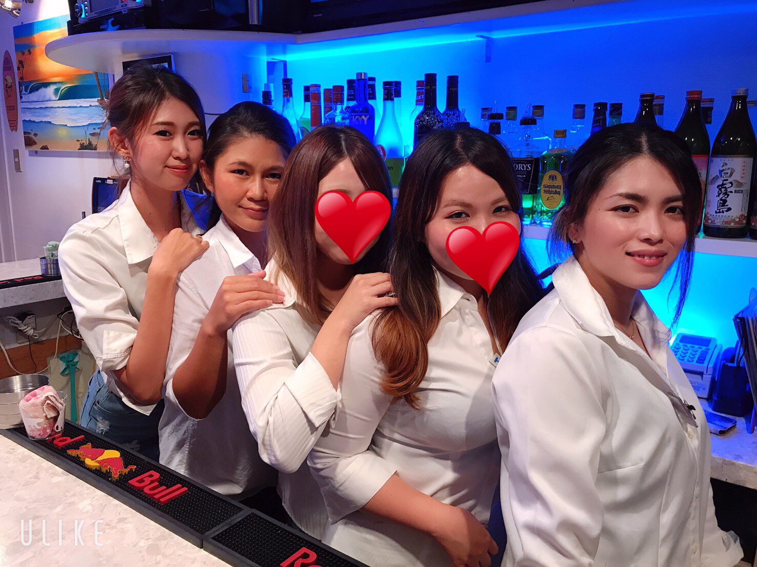 ガールズbar White Lady 10月６日 日曜日 本日の出勤 マリさん タカネさん アリさん イオリさん かわいい 女の子たちが 出勤しております 沖縄 那覇 那覇市久米 那覇ガールズバー ガールズバー那覇 沖縄ガールズバー ガールズバー ガールズbar