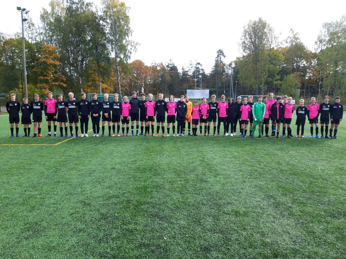 Yhteensä 3,5 vuotta 1-divaria ja puolikautta ELL sarjaa tuli päätökseen tänään vs @kapa04city 2-1 tappio.Kiitokset vastustajalle! Vielä VeronaCup syyslomalla tämän jälkeen jatkamme B-junioreissa. Kiitos myös <a href="/TatuNevala/">Tatu</a> näistä vuosista Tatu jatkaa seurassamme muissa tehtävissä.