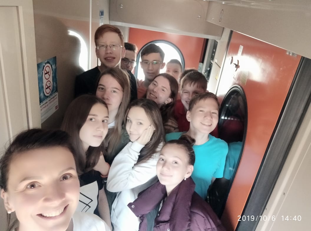 lFqLnodLcD2kIBe's tweet photo. Делегация из #Лесной мчится в #Орленок на #УмныеКаникулы2019 со #ШколаРосатома https://t.co/rzB09H2Dlz