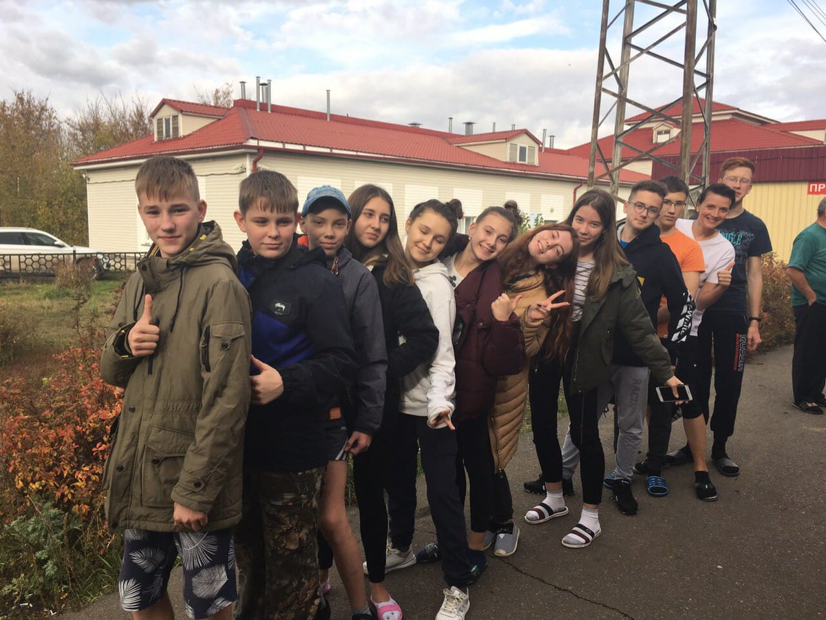 lFqLnodLcD2kIBe's tweet photo. Делегация из #Лесной мчится в #Орленок на #УмныеКаникулы2019 со #ШколаРосатома https://t.co/rzB09H2Dlz
