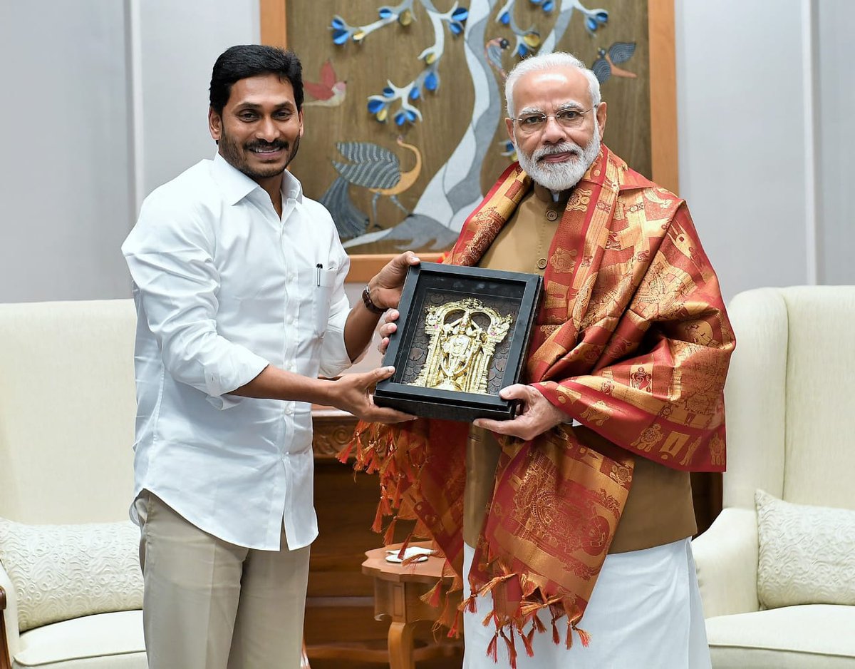 srivatsayb's tweet photo. ✅ AP CM met PM yesterday

✅ Telangana CM met PM yesterday

✅ MP CM met PM two days ago

❌ Karnataka CM tried many times for two months to discuss flood relief with PM but failed to meet him

This is 'double engine' govt? For such humiliation, Karnataka gave the BJP 25 MPs? https://t.co/eqFayPdahp