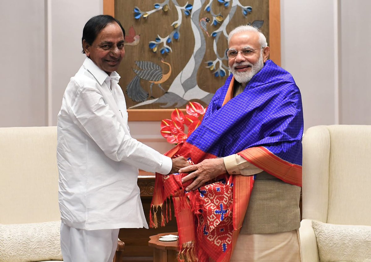srivatsayb's tweet photo. ✅ AP CM met PM yesterday

✅ Telangana CM met PM yesterday

✅ MP CM met PM two days ago

❌ Karnataka CM tried many times for two months to discuss flood relief with PM but failed to meet him

This is 'double engine' govt? For such humiliation, Karnataka gave the BJP 25 MPs? https://t.co/eqFayPdahp