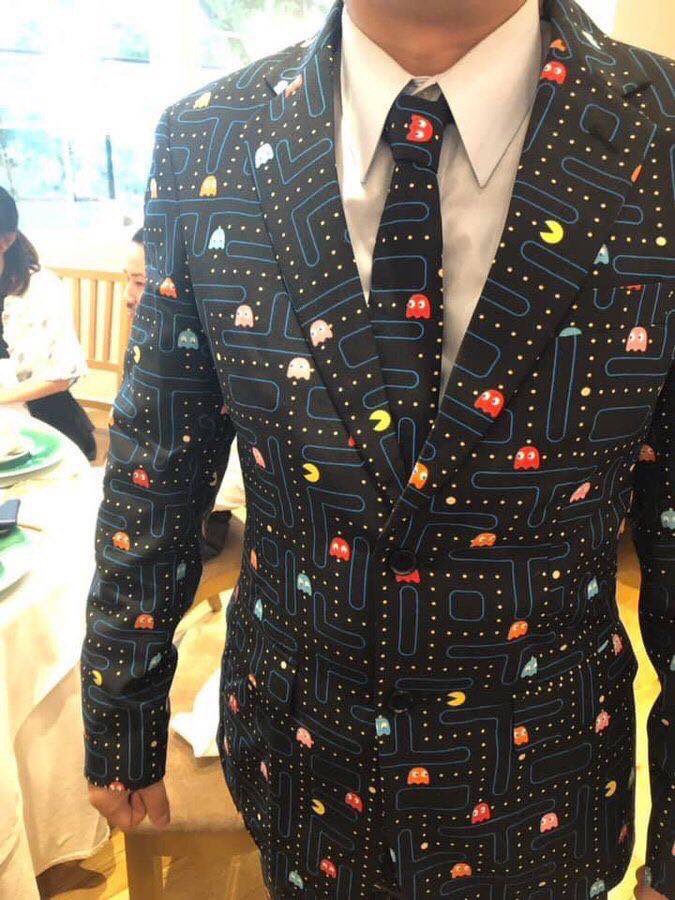 itakon_figures's tweet photo. Non è la giacca che ci meritiamo, ma è la giacca che vogliamo. 🤩 
#pacmanforever
#pacman 
#arcadegames 
#meme https://t.co/AAeR9sV5fP