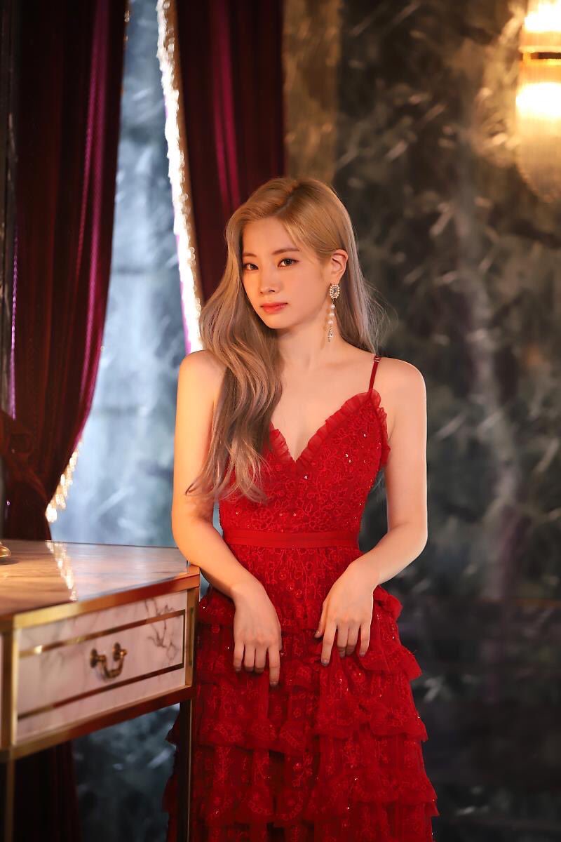 goddessIUx's tweet photo. why babe????? whyyyyyy 

#DAHYUN #TWICE https://t.co/ifSeQPRcYB