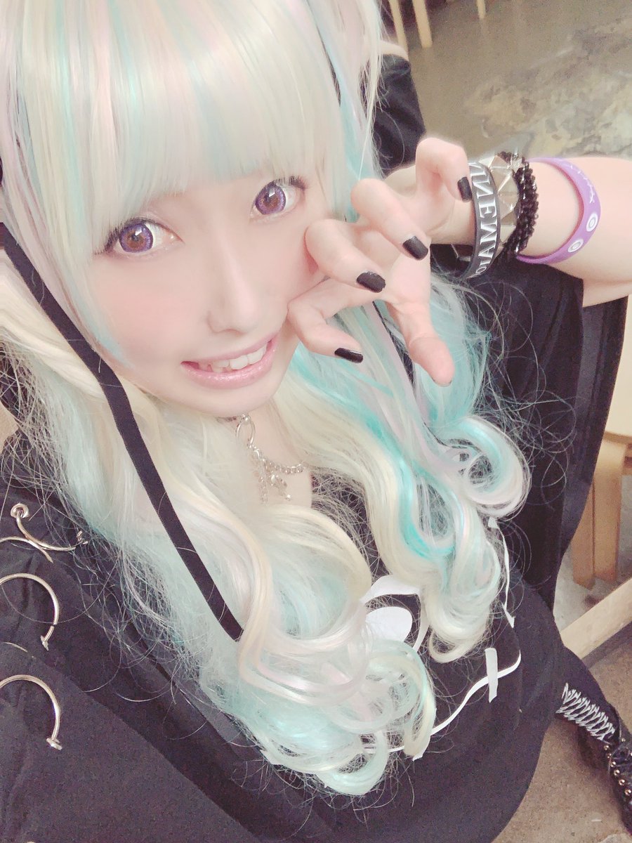黒兎ウル おねがいダーリンup No Twitter キネマワンマンありがとうございました 気持ちよくしねました 皆の顔見てたら本当に幸せです 会いに来てくれて 一緒に暴れてくれて 本当にありがとう ゚ キネマ5周年 自分なりに感謝を 黒兎ウル おねがいダーリンup No Twitter キネマワンマンありがとうございました 気持ちよくしねました 皆の顔見てたら本当に幸せです 会いに来てくれて 一緒に暴れてくれて 本当にありがとう ゚ キネマ5周年 自分なりに感謝を