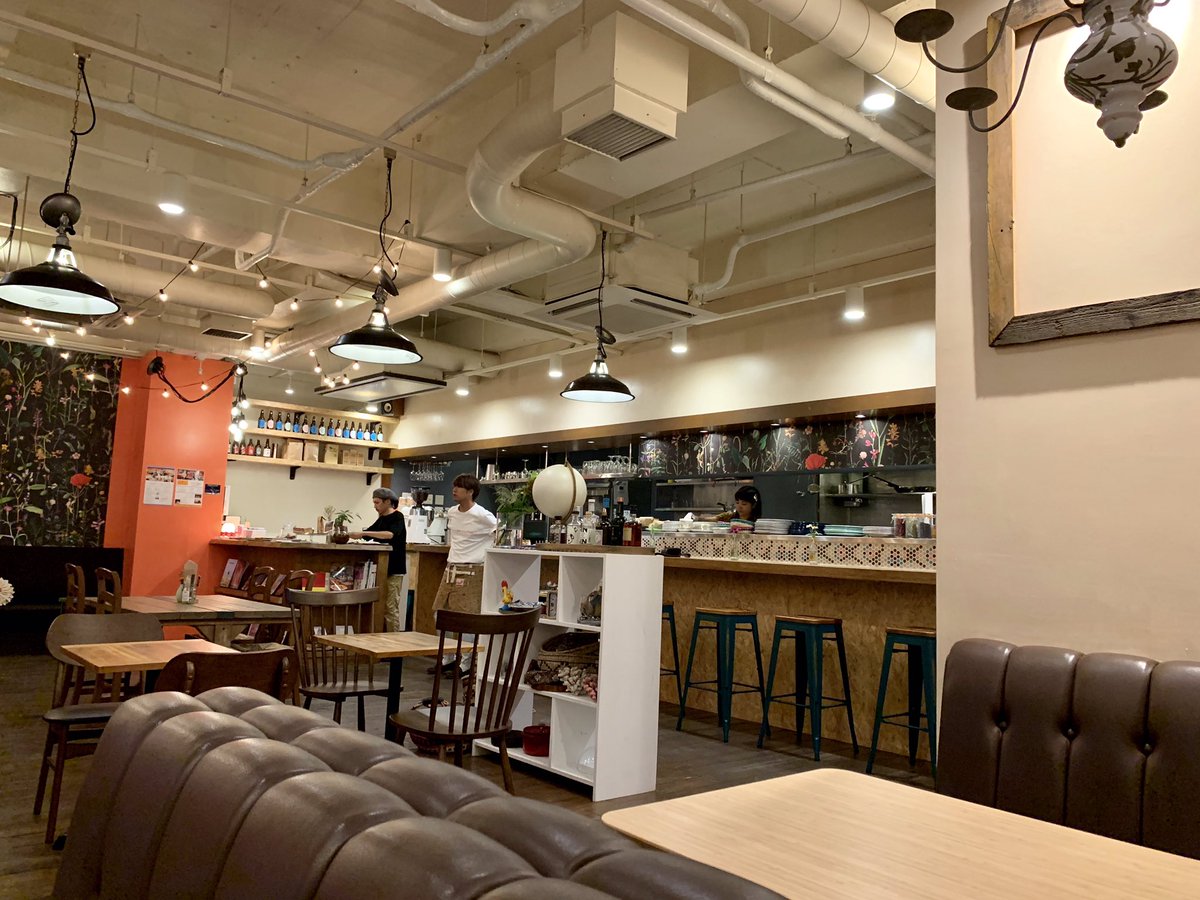 ofunanet's tweet photo. オクトーバーフェスト鎌倉の後は、八幡宮に向かう途中にある #GOODTABLE でまたクラフトビール♪

店内で、グラスで飲むクラフトビールもまた良し✨

見たことないビールも多く、おつまみも種類は少ないけど、美味しかった！

今度はお腹空かせて行こう♡

#鎌倉 https://t.co/wkhcUaRwou