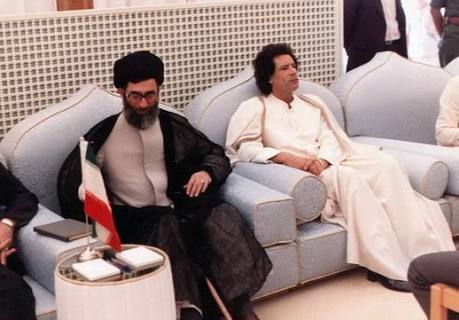 dariush_omran's tweet photo. 1998در لیبی بیش از ۴۰۰ کودک طی عملیاتی به ویروس HIV بیمار شدند ،
قذافی با برگزاری دادگاهی نمایشی ۵ پرستار و یک پزشک را مقصر دانست ، و ان را توطئه اسرائیل نامید🤔
بعدها پسر قذافی از عملیاتی هدفمند توسط پدرش پرده برداری کرد،مشخص شد خود قذافی طراح اصلی بوده😱
#دایه_دایه_وقت_جنگه https://t.co/EwbUE4JxiF