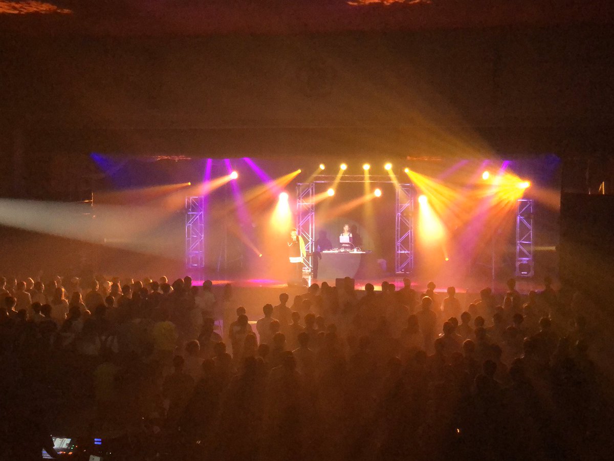 yamazaru_pdr's tweet photo. 福岡の学園祭マジでバチバチ楽しかった🤩ジャンプしすぎて筋肉痛wだわ！GAMEZのタクマさんアヤちゃんありがとうございました😊

#近畿大学産業理工学部 #学園祭　#激アツ https://t.co/9zJdMtN7oR