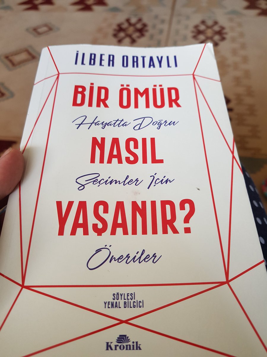Okuduğum Kitap (@okudugum_kitap) on Twitter photo Kesinlikle okunup kenara konulacak bir kitap değil. 😎Okunacak kitaplar, gezilecek yerler konusunda sürekli ondan yararlanabilirsiniz. 👍🏻Bazı konularda İlber Hoca'yla aynı şeyleri düşündüğümü görmek de beni ayrıca mutlu etti. 🥰
<a href="/KronikKitap/">Kronik Kitap</a> #ilberortaylı #birömürnasılyaşanır Kesinlikle okunup kenara konulacak bir kitap değil. 😎Okunacak kitaplar, gezilecek yerler konusunda sürekli ondan yararlanabilirsiniz. 👍🏻Bazı konularda İlber Hoca'yla aynı şeyleri düşündüğümü görmek de beni ayrıca mutlu etti. 🥰
<a href="/KronikKitap/">Kronik Kitap</a> #ilberortaylı #birömürnasılyaşanır