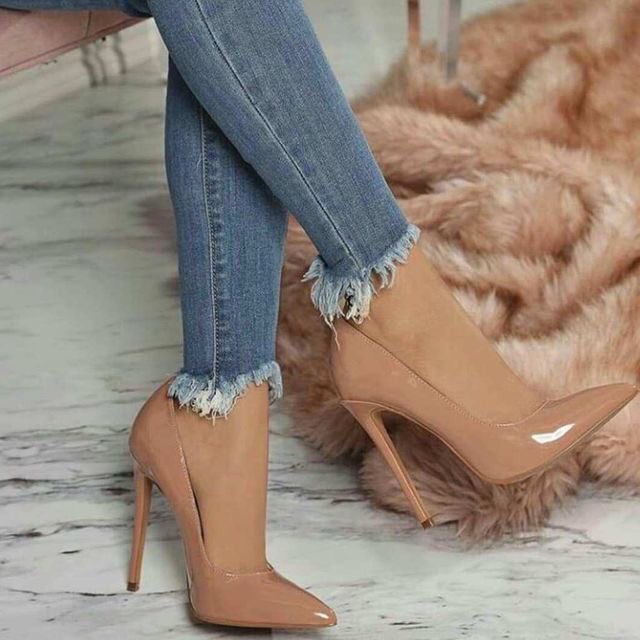 Girls in HEELS tweet media