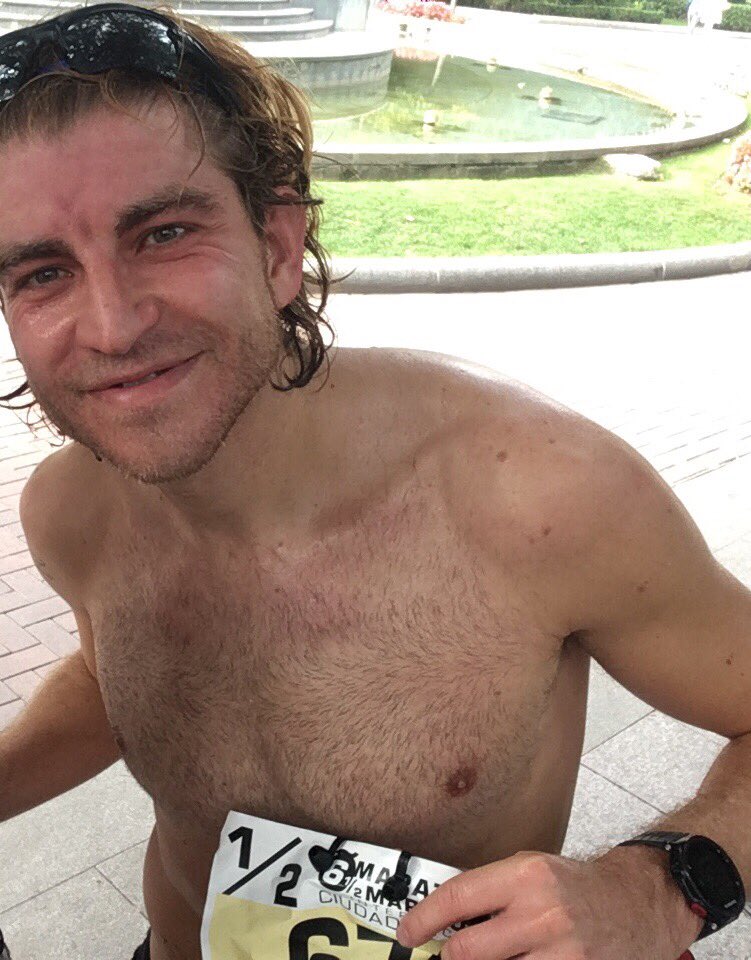 Galactero's tweet photo. 🧭🏃♂️ S26 Día 103 Test Media Maratón #Logroño 21k 1h29’58” MMP a la buchaca + Spa 💆🏼♂️ 🏊🏼♂️ #Reto42k 🏃♂️🧭 #maratonlogrono #maratonLogroño Bravo por la organización @FerrerSport 👏🏻👏🏻👏🏻 https://t.co/NHUu2IIo9w