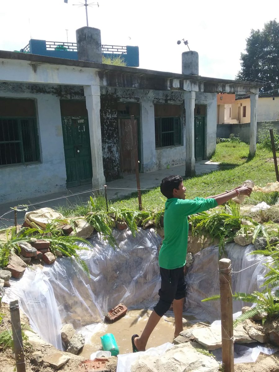 teachforgreen's tweet photo. Water conservation is crucial and what can be a better way than Rainwater harvesting to do so. Thus students working towards making of pit and for the aim.
#TeachForGreen #GreenSchoolGreenCommunity #Students #ecology #SaveWater #SaveEarth #WaterIsLife https://t.co/ecyFShobEe