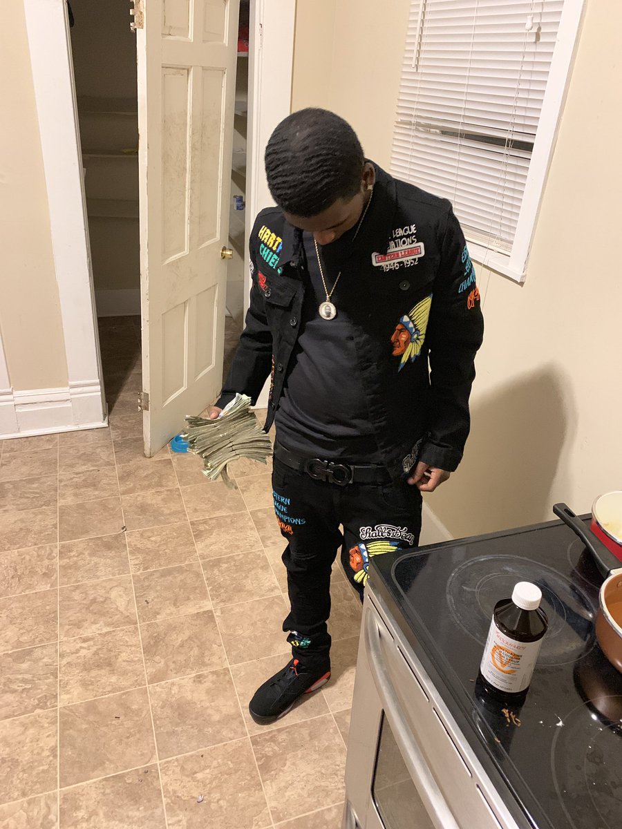 kiingroo's tweet photo. That lil shit I see you upping ain’t shit to me ❌🧢💯🔥 https://t.co/hgzgicf1I1