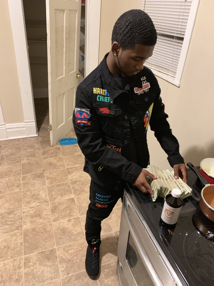 kiingroo's tweet photo. That lil shit I see you upping ain’t shit to me ❌🧢💯🔥 https://t.co/hgzgicf1I1