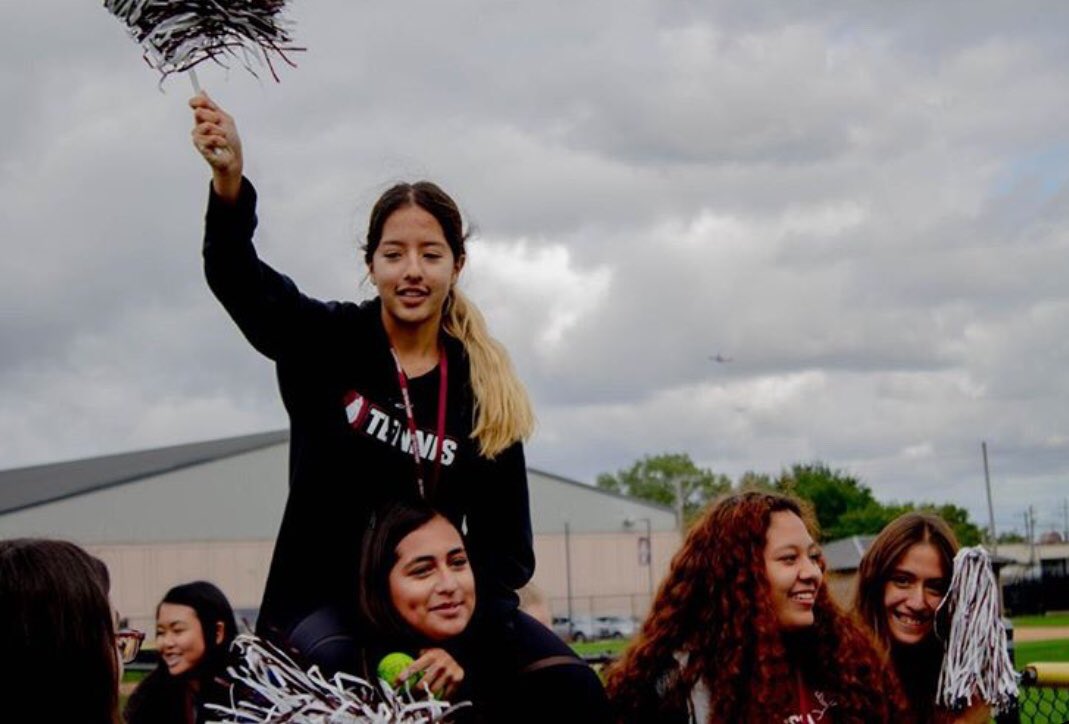 argohs217's tweet photo. Homecoming pep rally and parade moments captured and shared by sophomore Wessal Hammo.#argohoco19 #argo100years #argotennis @Argo_Loux #argoswimanddive #argopoms @ArgoPoms @pomskick5678 #argocheer https://t.co/BmsrxFeFtZ