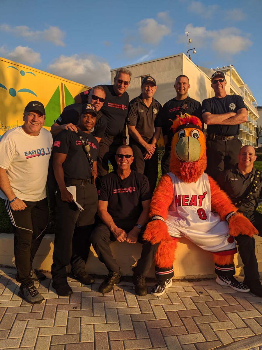 JeffMartinMedia's tweet photo. Fantastic time at #DunnsRun with @easy931 benefiting @BGCofBroward on #DeerfieldBeach @jrdunnjewelers #BGCBC https://t.co/GT8SdC4Na5