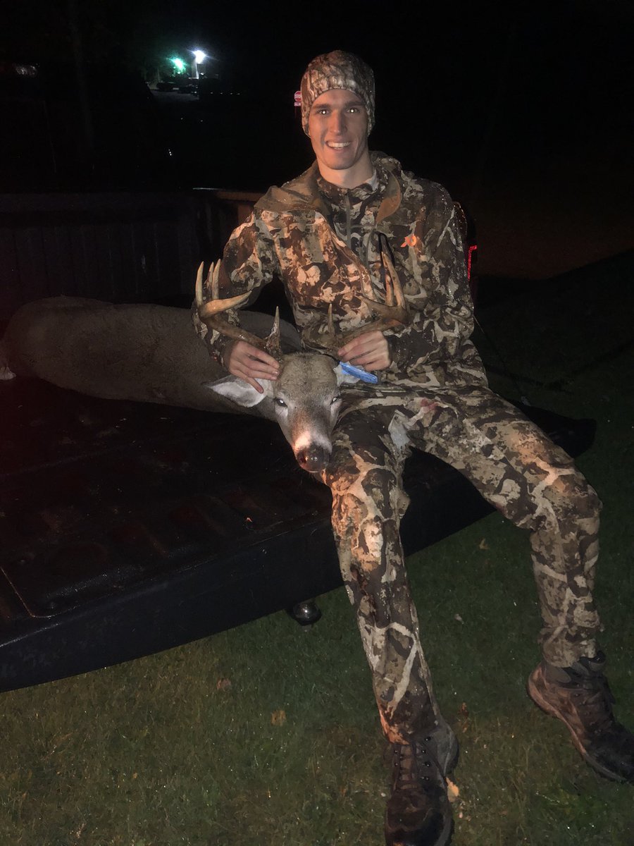 D_Rockafellow's tweet image. Finally shot a nice buck last night. #PSEArchery #FirstLite