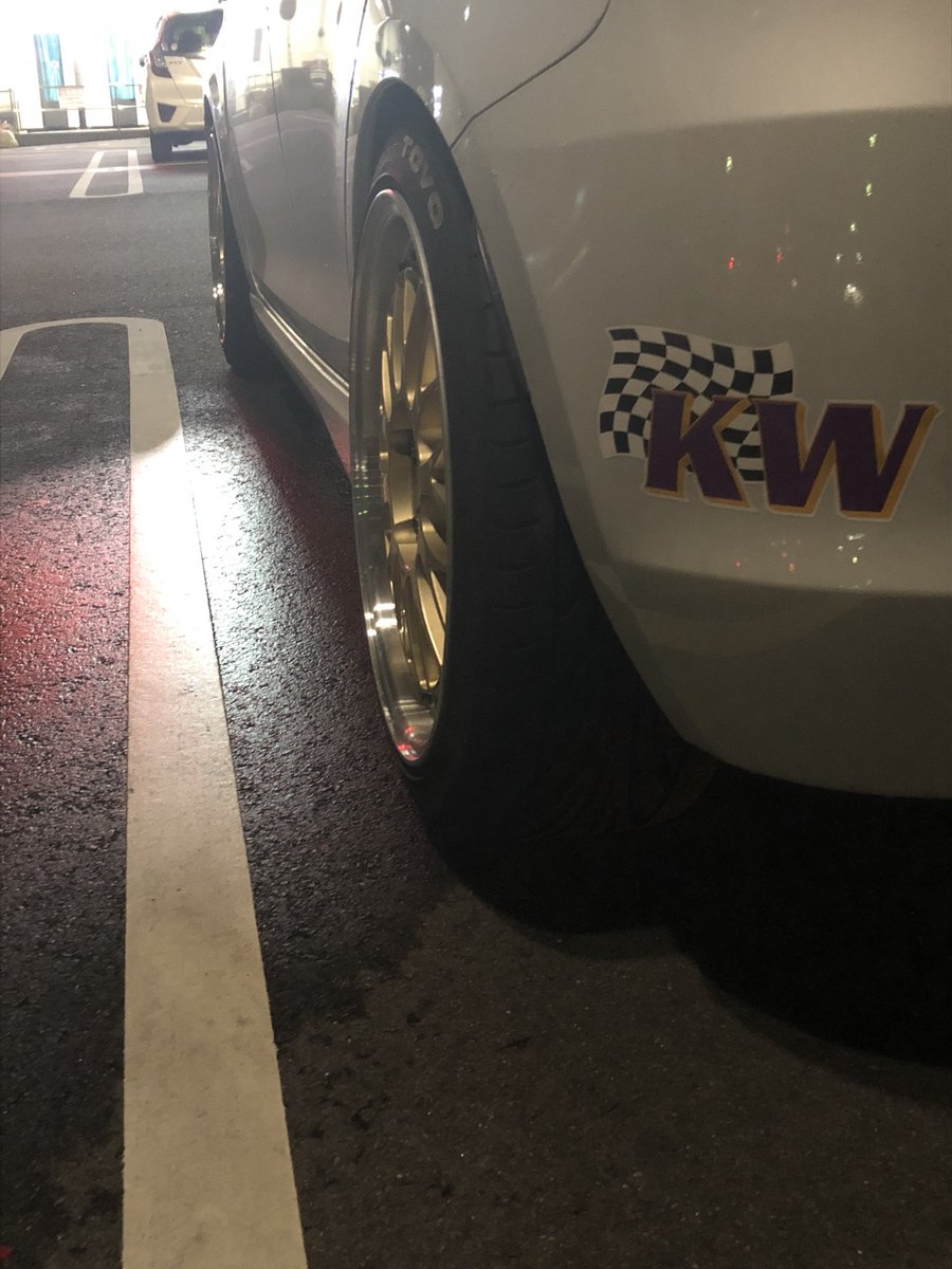 KWautomotiveJP's tweet photo. 街乗り用の #BBSLM #proxesT1R から試乗会&サーキット用の #RAYSCE28 #pilotsport4 に変更‼️
タイヤサイズは同じですがLMはリアがフェンダーと仲良しだったので、これで #関西スイフトオフ の試乗も安心🙆🏻♂️
みなさんはどちらがお好みですか?
KW走行会の開催も決定!
詳細はお楽しみに😉 https://t.co/rPio1GX0cn
