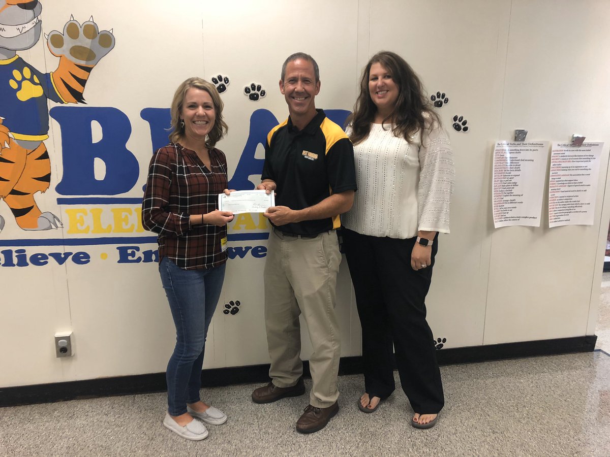 HhhfHhfhf's tweet image. Beall Elementary raised $3,755.00 for #Childhoodcancer this September with their Walk “GO GOLD GOLD FOR CHILDHOOD CANCER”!  AMAZING💛💚💛💚💛